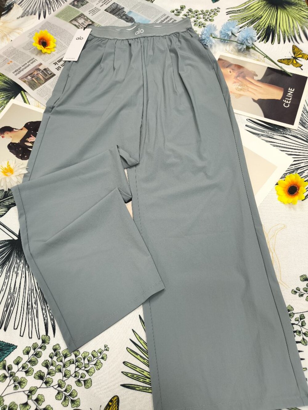NWT Alo Yoga Suit Up Trouser💐Relaxed Casual Pants Easy to Style🤗(Regular) - Picture 6 of 7